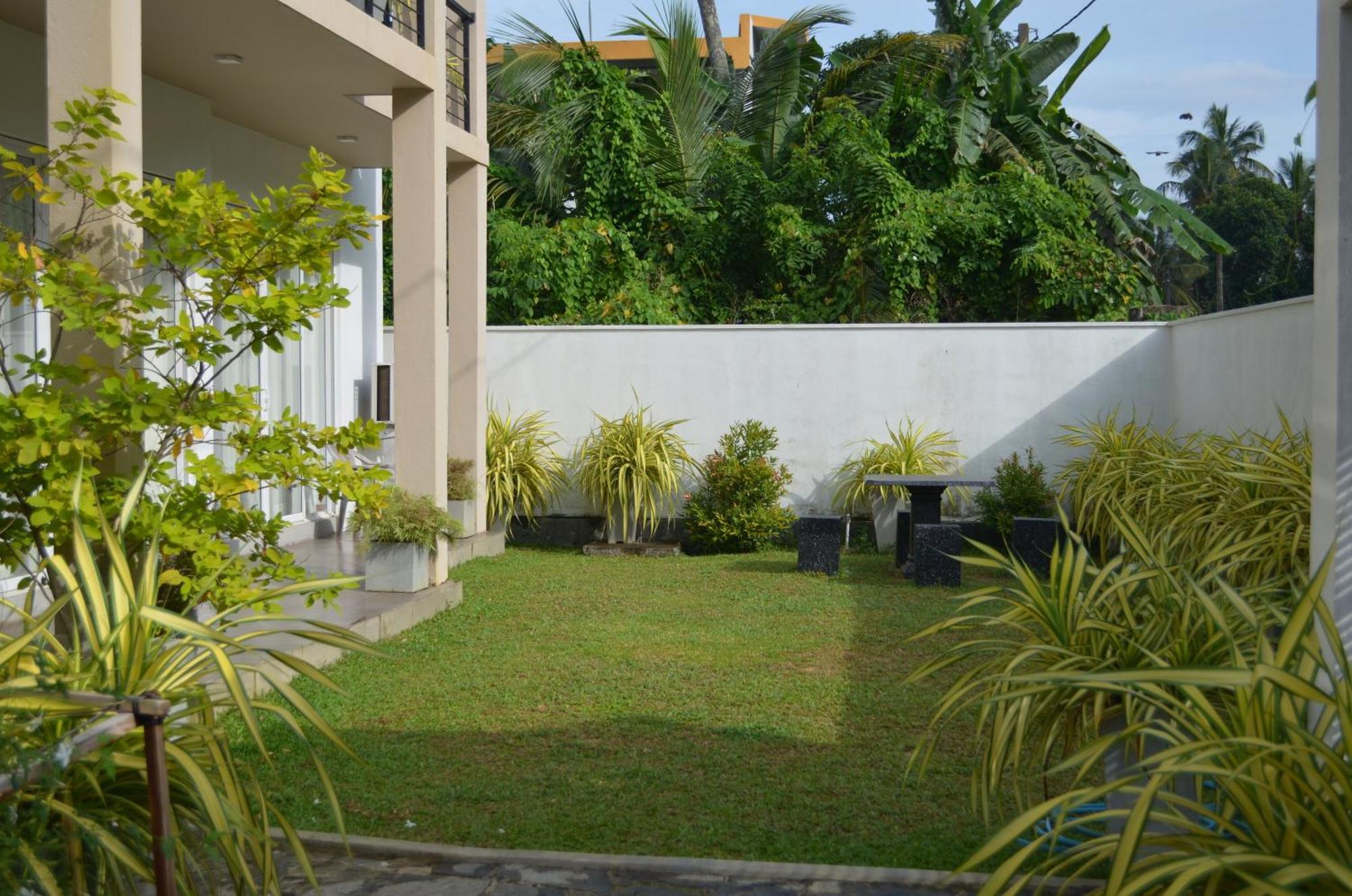 Silina Airport Transit Hotel & Residence Katunayaka Exterior foto