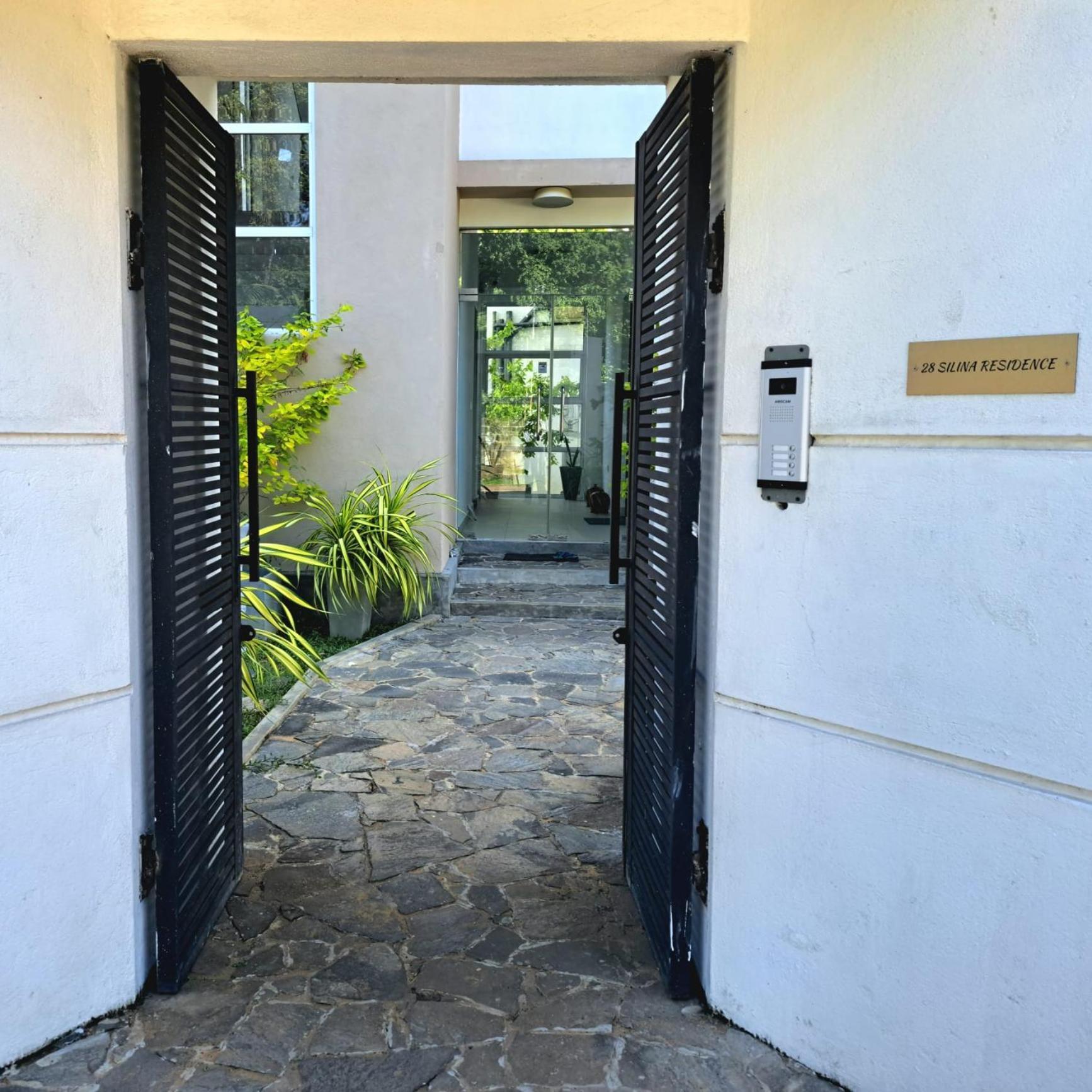 Silina Airport Transit Hotel & Residence Katunayaka Exterior foto